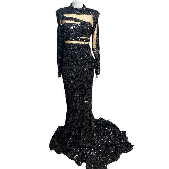 black and gold quinceanera dresses Off Shoulder Satin Quinceanera Ball Gown Embellished with Gold Embroidery GLGL3098